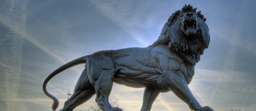 Forbury Lion Picture Large Original cropped 2